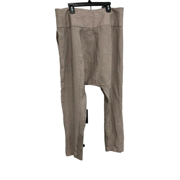 BCBG Maxazria Taupe High Waisted Tapered Pants Button Detail Sz 8 - Picture 2 of 11